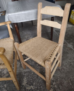 Irish Sugan Chair