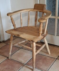 bow elbow chair